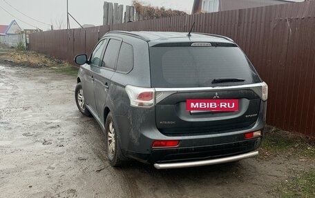Mitsubishi Outlander III рестайлинг 3, 2013 год, 1 050 000 рублей, 3 фотография