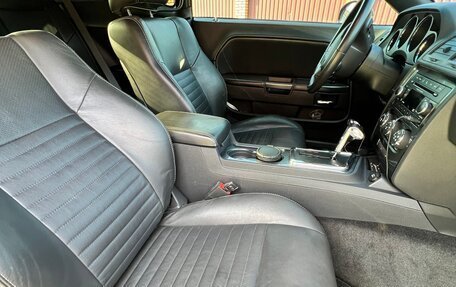 Dodge Challenger III рестайлинг 2, 2013 год, 1 270 000 рублей, 6 фотография