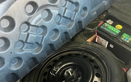 Dodge Challenger III рестайлинг 2, 2013 год, 1 270 000 рублей, 10 фотография