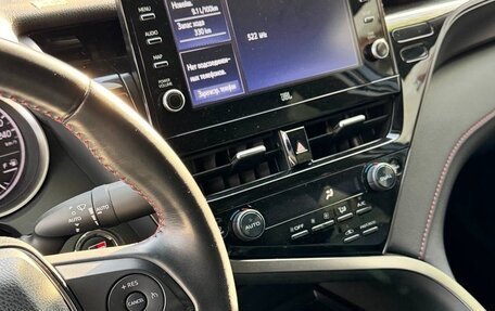 Toyota Camry, 2021 год, 2 500 000 рублей, 3 фотография