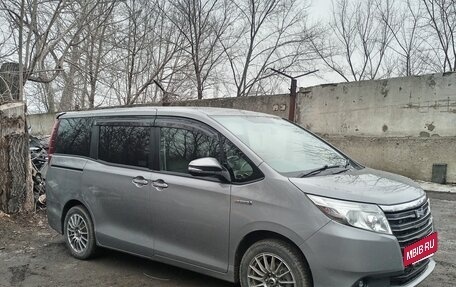 Toyota Noah III, 2015 год, 1 750 000 рублей, 4 фотография