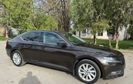 Skoda Superb III рестайлинг, 2018 год, 2 350 000 рублей, 2 фотография