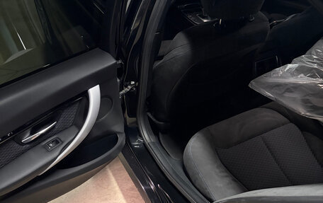 BMW 3 серия, 2018 год, 3 650 000 рублей, 9 фотография