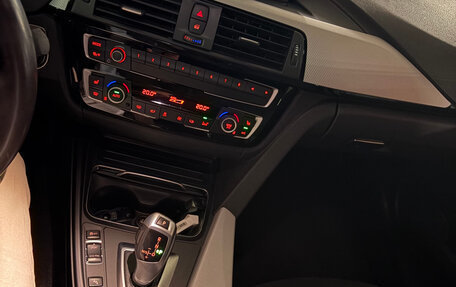 BMW 3 серия, 2018 год, 3 650 000 рублей, 12 фотография