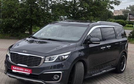 KIA Carnival III, 2016 год, 2 700 000 рублей, 8 фотография
