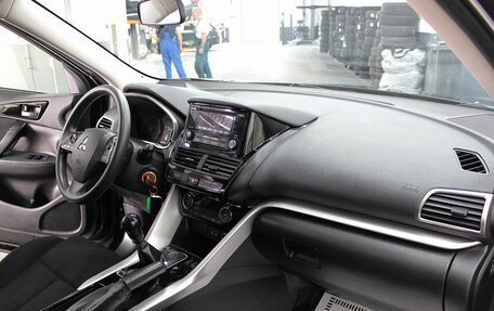 Mitsubishi Eclipse Cross, 2018 год, 1 450 000 рублей, 8 фотография