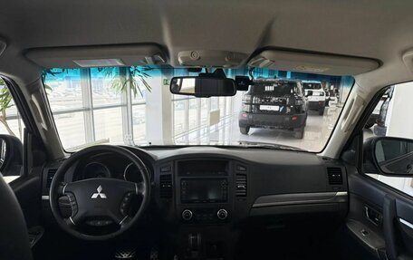 Mitsubishi Pajero IV, 2013 год, 2 275 000 рублей, 10 фотография