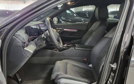 BMW 5 серия, 2023 год, 6 990 000 рублей, 6 фотография