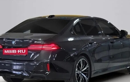 BMW 5 серия, 2023 год, 6 990 000 рублей, 3 фотография