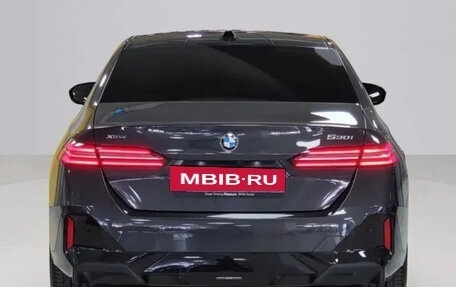 BMW 5 серия, 2023 год, 6 990 000 рублей, 4 фотография