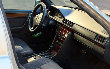 Mercedes-Benz E-Класс, 1994 год, 320 000 рублей, 10 фотография