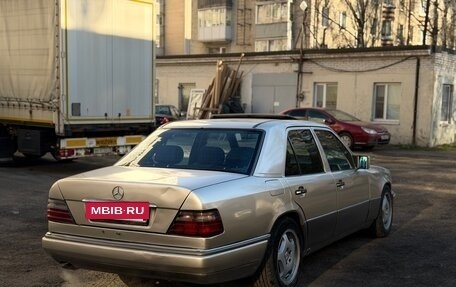 Mercedes-Benz E-Класс, 1994 год, 320 000 рублей, 6 фотография