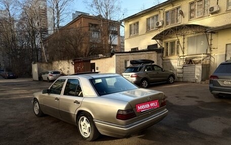 Mercedes-Benz E-Класс, 1994 год, 320 000 рублей, 4 фотография