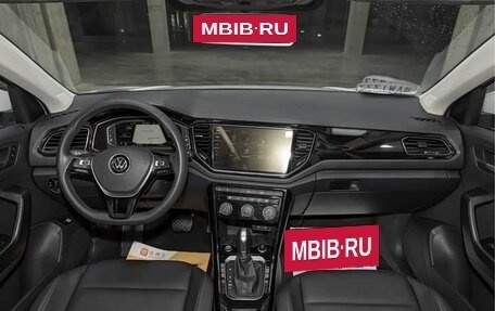 Volkswagen T-Roc I, 2023 год, 1 710 293 рублей, 9 фотография