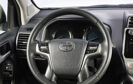 Toyota Land Cruiser Prado 150 рестайлинг 2, 2019 год, 5 399 000 рублей, 11 фотография