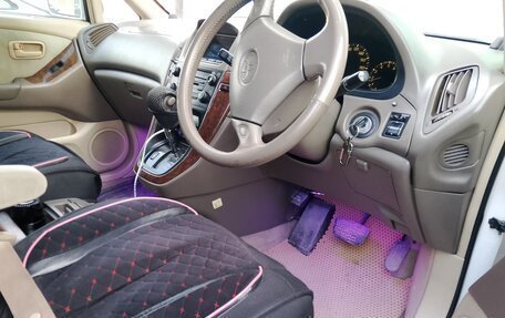 Toyota Harrier, 1999 год, 800 000 рублей, 2 фотография