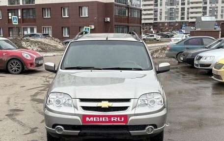 Chevrolet Niva I рестайлинг, 2012 год, 375 000 рублей, 3 фотография