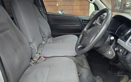 Toyota HiAce H200, 2007 год, 1 500 000 рублей, 6 фотография