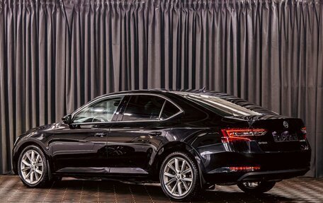 Skoda Superb III рестайлинг, 2019 год, 1 795 000 рублей, 4 фотография