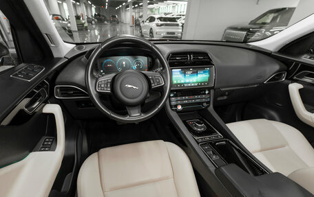 Jaguar F-Pace, 2017 год, 3 340 000 рублей, 7 фотография