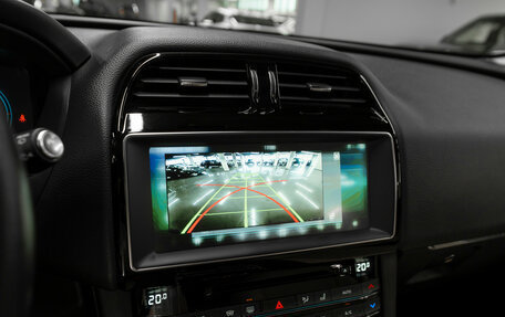 Jaguar F-Pace, 2017 год, 3 340 000 рублей, 16 фотография