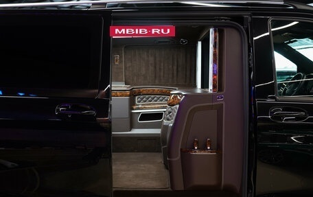 Mercedes-Benz V-Класс, 2017 год, 11 000 000 рублей, 15 фотография