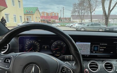 Mercedes-Benz E-Класс, 2018 год, 3 300 000 рублей, 10 фотография