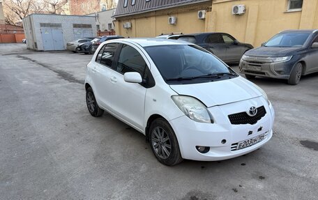 Toyota Yaris III рестайлинг, 2008 год, 450 000 рублей, 1 фотография