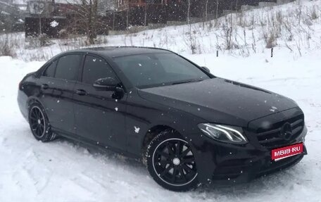 Mercedes-Benz E-Класс, 2016 год, 2 500 000 рублей, 1 фотография