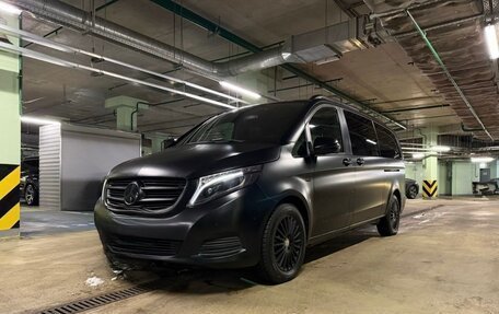 Mercedes-Benz V-Класс, 2017 год, 7 000 000 рублей, 1 фотография