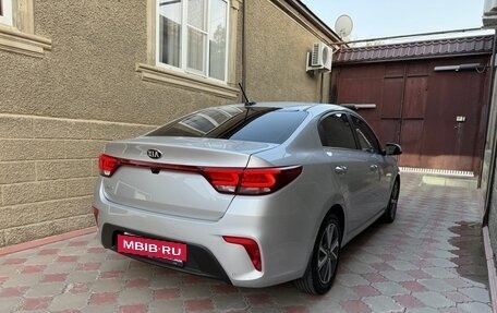 KIA Rio IV, 2018 год, 1 750 000 рублей, 2 фотография