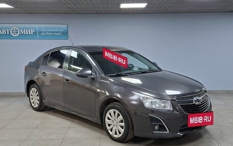 Chevrolet Cruze II, 2013 год, 655 000 рублей, 3 фотография