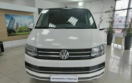 Volkswagen Caravelle T6 рестайлинг, 2018 год, 2 850 000 рублей, 2 фотография