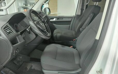 Volkswagen Caravelle T6 рестайлинг, 2018 год, 2 850 000 рублей, 9 фотография