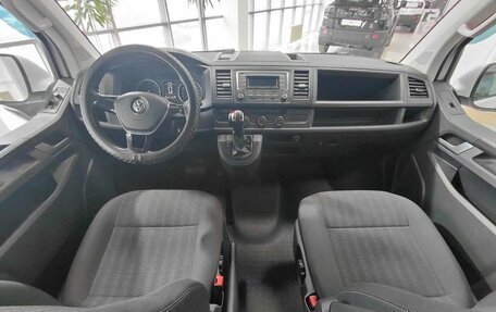 Volkswagen Caravelle T6 рестайлинг, 2018 год, 2 850 000 рублей, 10 фотография