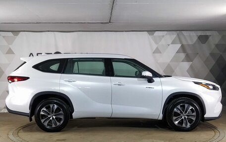 Toyota Highlander, 2022 год, 4 300 000 рублей, 5 фотография