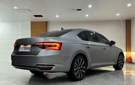 Skoda Superb III рестайлинг, 2023 год, 2 228 810 рублей, 4 фотография