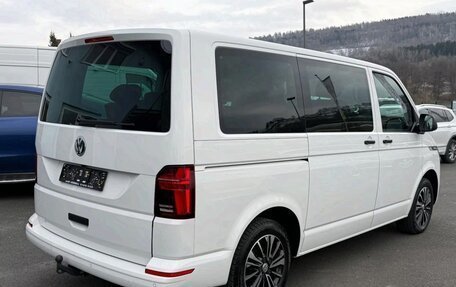 Volkswagen Multivan T6 рестайлинг, 2022 год, 4 000 000 рублей, 6 фотография