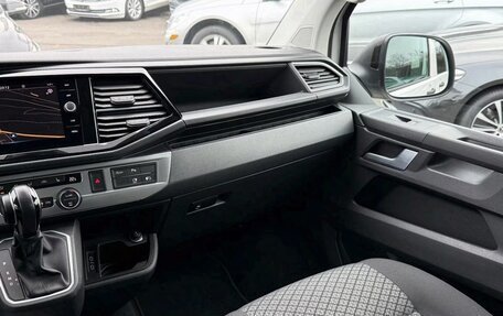 Volkswagen Multivan T6 рестайлинг, 2022 год, 4 000 000 рублей, 9 фотография