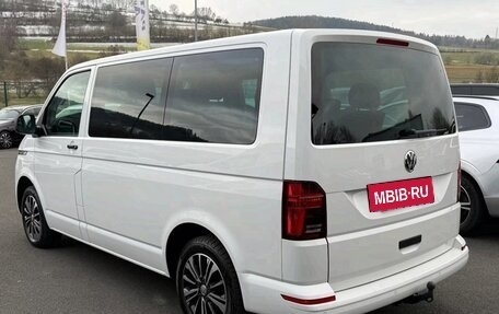 Volkswagen Multivan T6 рестайлинг, 2022 год, 4 000 000 рублей, 4 фотография