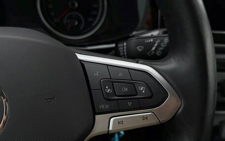 Volkswagen Multivan T6 рестайлинг, 2022 год, 4 000 000 рублей, 22 фотография