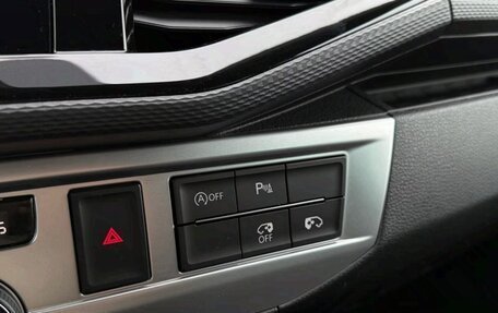 Volkswagen Multivan T6 рестайлинг, 2022 год, 4 000 000 рублей, 18 фотография