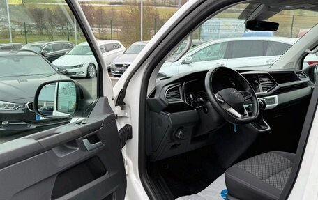 Volkswagen Multivan T6 рестайлинг, 2022 год, 4 000 000 рублей, 26 фотография