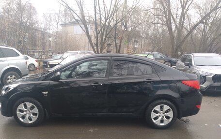 Hyundai Solaris II рестайлинг, 2016 год, 1 000 000 рублей, 3 фотография