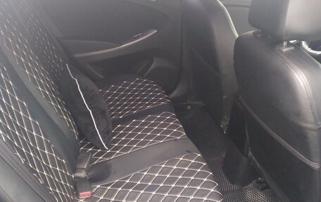 Hyundai Solaris II рестайлинг, 2016 год, 1 000 000 рублей, 9 фотография