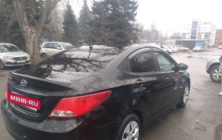 Hyundai Solaris II рестайлинг, 2016 год, 1 000 000 рублей, 2 фотография