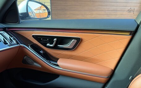 Mercedes-Benz S-Класс, 2022 год, 15 000 000 рублей, 35 фотография