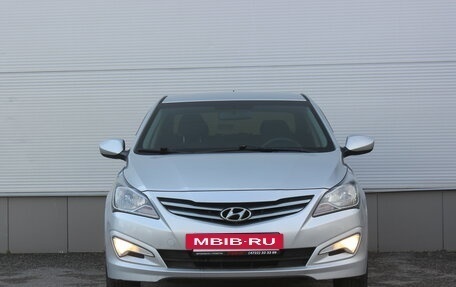 Hyundai Solaris II рестайлинг, 2015 год, 967 000 рублей, 3 фотография