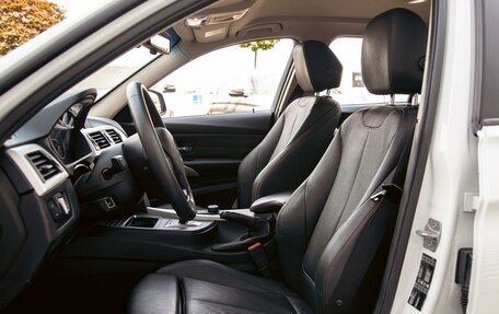 BMW 3 серия, 2016 год, 1 725 000 рублей, 15 фотография