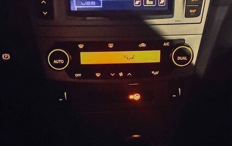 Toyota Avensis III рестайлинг, 2011 год, 1 150 000 рублей, 9 фотография